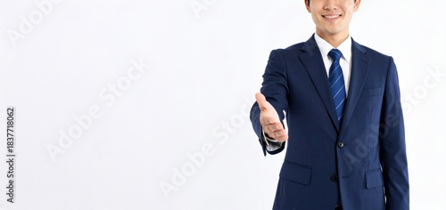 ビジネスマン 握手 歓迎