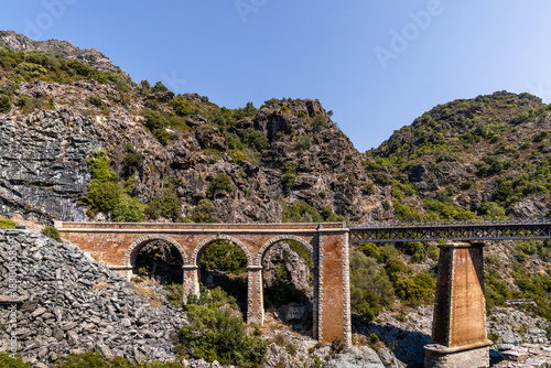 Wallpaper Mural Eisenbahnbrücke südwestlich von Castello di Rostina  Torontodigital.ca