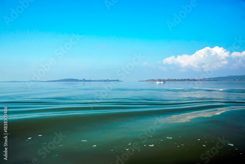 Fototapeta Naklejka Na Ścianę i Meble -  landscape of uluabat lake, golyaka bursa