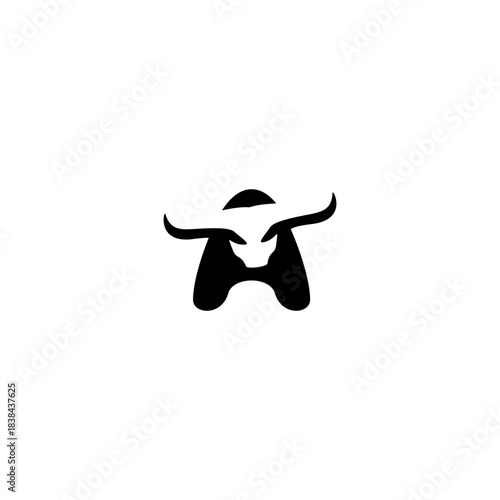 Minimalist Bull Head Shape Le...