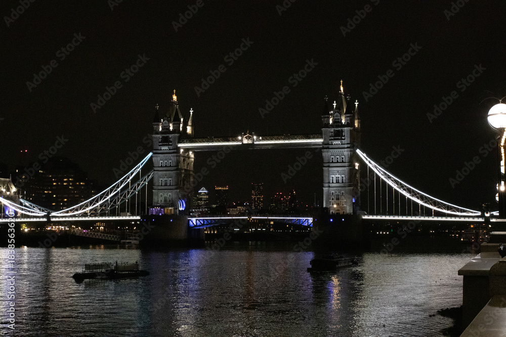 Obraz premium tower bridge in london