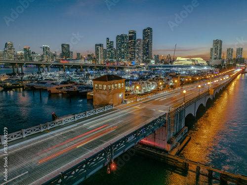 Quadro su tela Miami City Lights Venetian