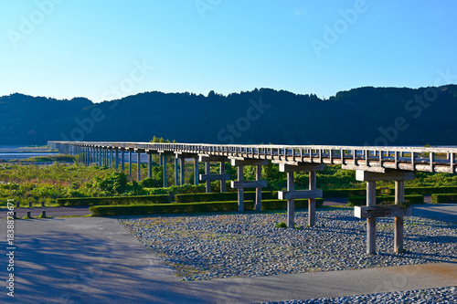 蓬莱橋　木造橋　橋　ほうらいばし　世界一　世界一長い木造歩道橋　ギネスブック認定　大井川　静岡県　島田市　全長897.4m　木造歩道橋