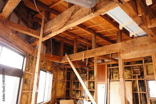 木造建築の解体現場