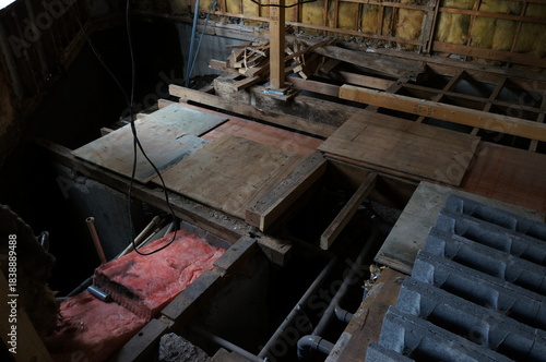 木造建築の解体現場