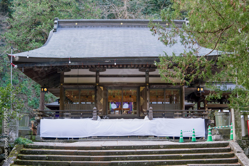 Fototapeta Naklejka Na Ścianę i Meble -  日本：金鑚（かなさな）神社／拝殿／埼玉県神川町