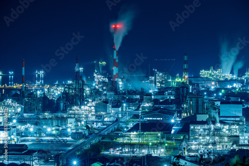 Illuminated Petrochemical Plant at Night in Otake, Japan | 大竹市の工場夜景・石油化学プラント