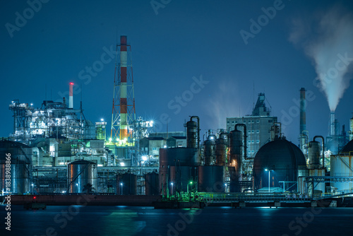Illuminated Petrochemical Plant at Night in Otake, Japan | 大竹市の工場夜景・石油化学プラント