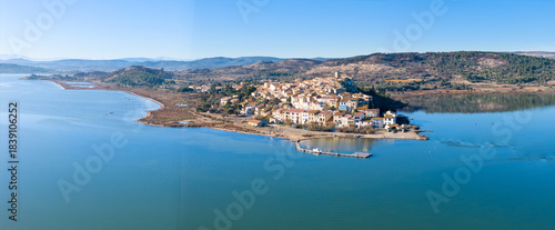 Le village de Bages (11100) dans l'Aude en Occitanie