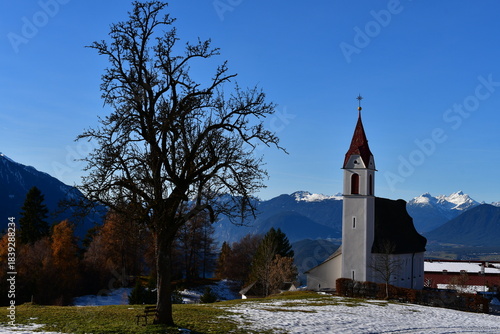 Die Kirche von Mösern in Tirol