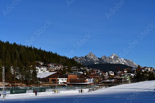 Blick nach Seefeld in Tirol dahinter Berge