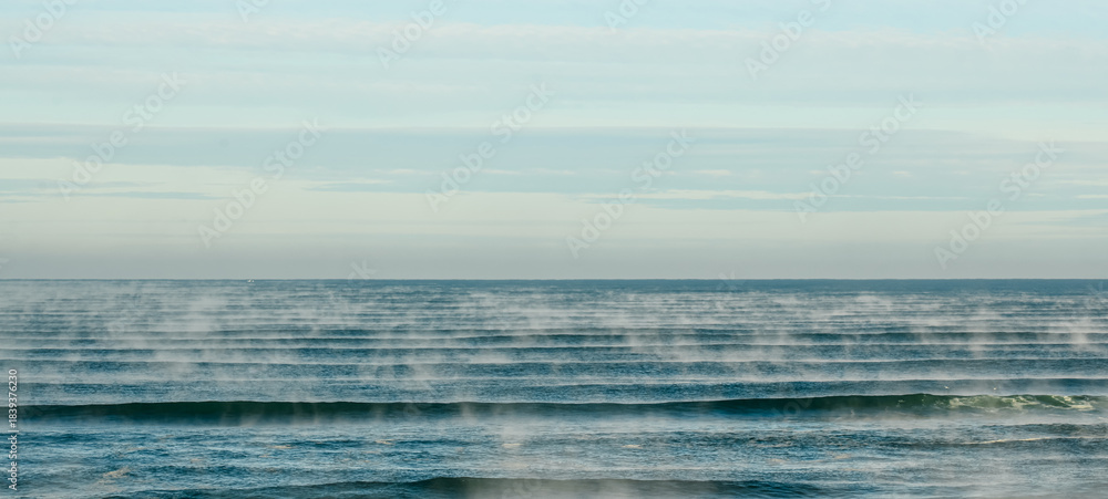 Obraz premium Global warming or warm ocean creating haze.