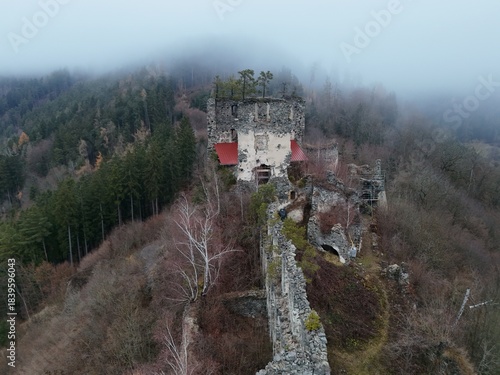 Mauerreste, Burgruine Kaiserberg, Steiermark