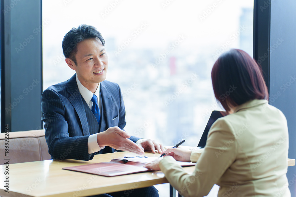 Naklejka premium 契約書 申込書 書類 サイン 署名