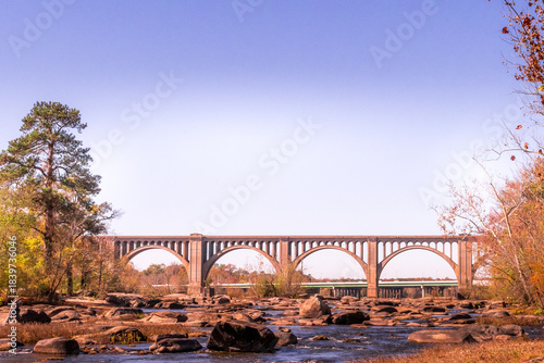 Canvas Print The beautiful arches of the  CSX-A line bridge over the James River in Richmond