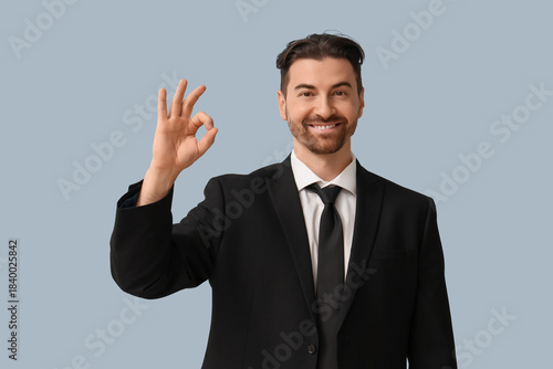 Handsome young businessman ...