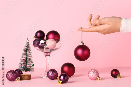 Female hand with beautiful ...