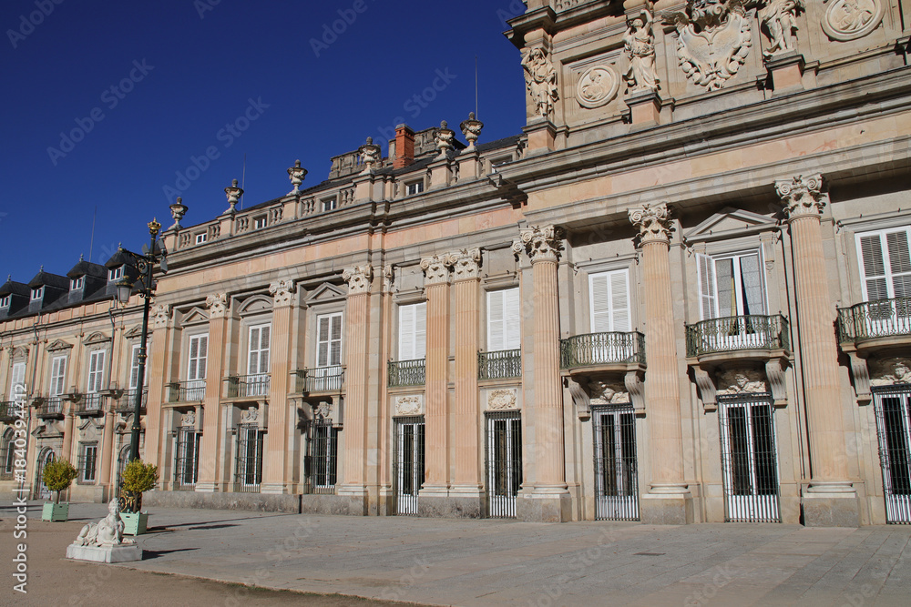 Obraz premium at the royal palace (la granja) in san ildefonso in spain 