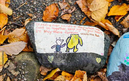 Obraz na płótnie winnie the pooh quote painted on rock in meditation circle at the park