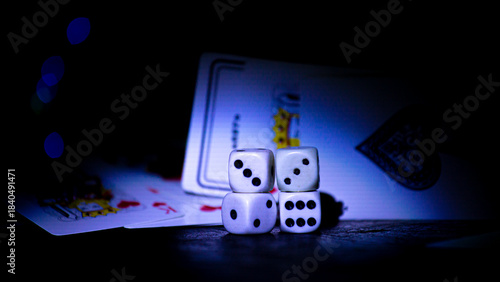 POKER Y DADOS