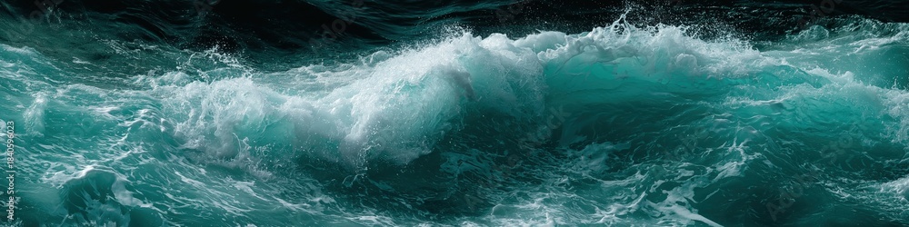 Obraz premium Turbulent ocean waves crashing with white foam in aquatic motion