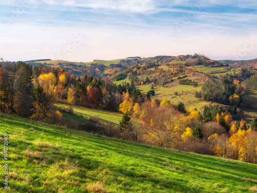 Ausblick über Herbstlandschaft im Thüringer Wald bei Gräfenthal, Thüringen, Deutschland