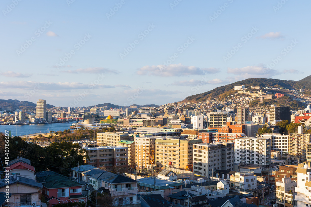 Fototapeta premium 日本の都市風景 長崎県長崎市 グラバースカイロードからの眺望