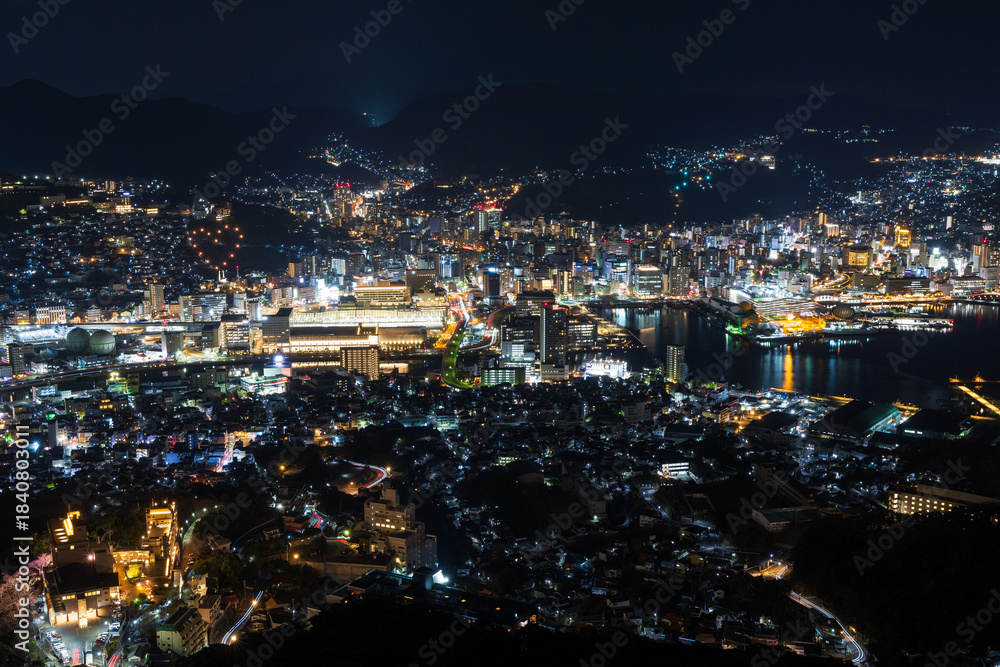 Obraz premium 世界新三大夜景 長崎夜景 稲佐山山頂展望台からの眺望