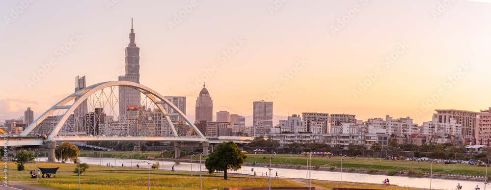 Fototapeta premium tourist attractions in the city park of taiwan, Asia business concept image, panoramic modern cityscape building in taiwan.
