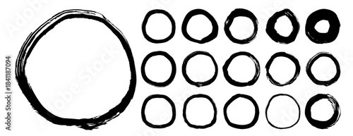 筆で書いた丸のベクター素材のセット