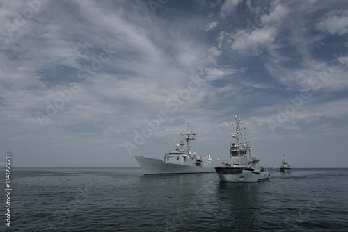  GUIDED MISSILE FRIGATE AND TUGS - Polish Navy ships on the Baltic Sea
