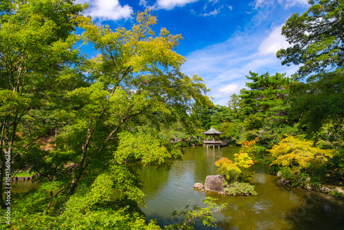千葉県成田市 成田山公園 新緑の竜智の池