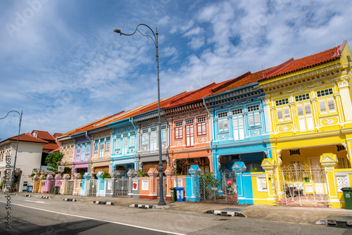 シンガポール カトン地区 プラナカン建築が並ぶクーン・セン・ロードのカラフルな街並み