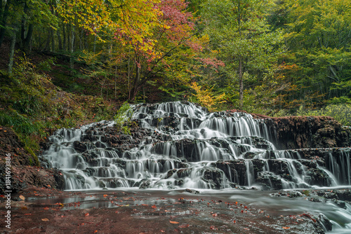 Dokuzak Waterfall