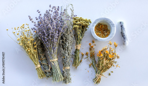 Bilde på lerret Dried medicinal herbs and flowers. Selective focus.