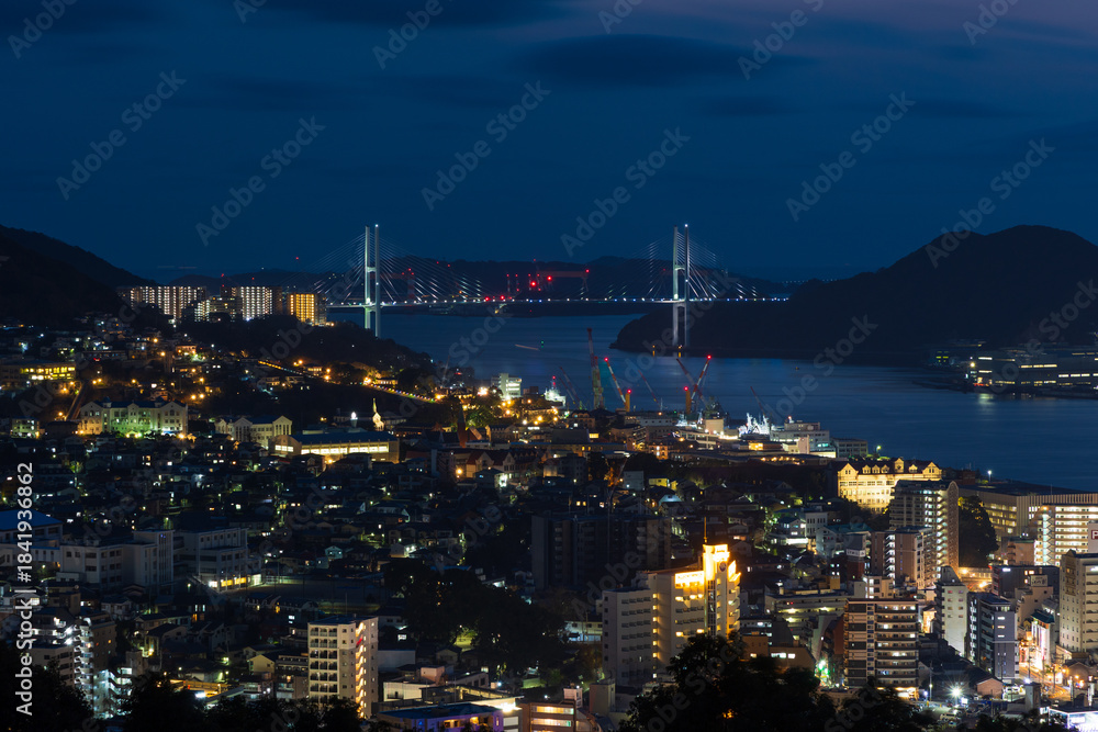 Fototapeta premium 世界新三大夜景 長崎夜景 風頭公園展望台からの眺望