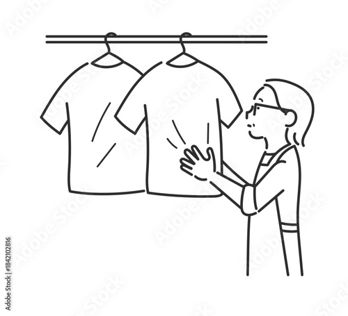 洗濯物を干す40代女性のイラスト　線画のみ