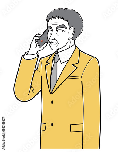 スマートフォンで電話しているスーツの中年男性（シンプル・上半身）