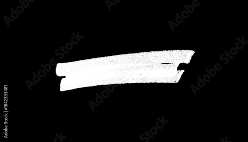 Gemalte Markierung zum Anstreichen in weiss auf schwarz