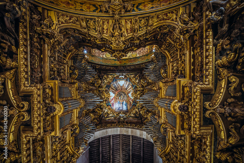 Fényképezés Ceiling and pipe organs in Cathedral of Braga historic city, Portugal