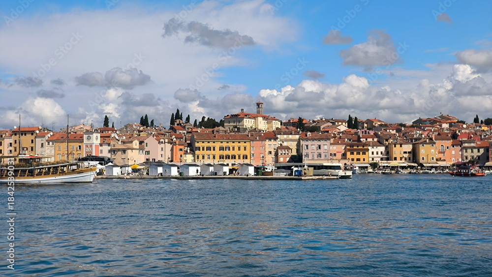 Obraz premium panorama of Rovinj seen from the harbor at bright summer day