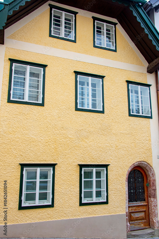 Fototapeta premium Building Facade in the Town of Gmunden - Austria