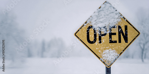 Un segnale stradale giallo con la scritta 