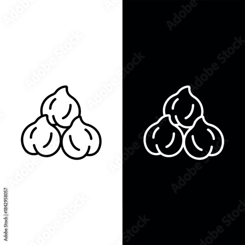 Simple line art illustration of garlic bulbs isolated on a clean background perfect for culinary and foodrelated designs