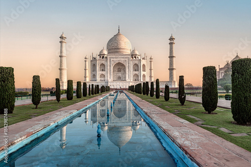 Canvas Print Taj Mahal sunrise view, famous mausoleum with reflection in Agra, Uttar Pradesh,