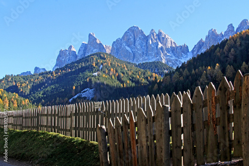 il Sass Rigais nel gruppo delle Odle; dalla Val di Funes, Alto Adige