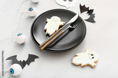 Halloween table setting wit...