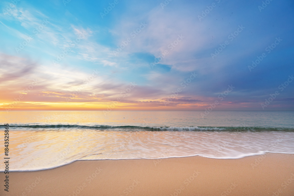 Obraz premium Sandy seashore at sunset. Nature composition.