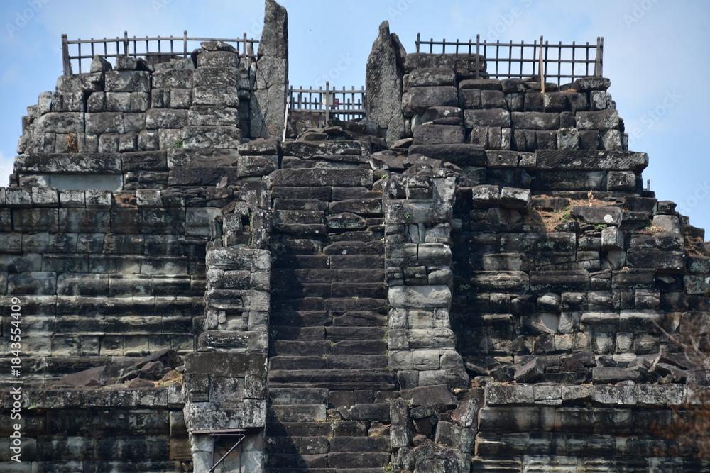 Naklejka premium カンボジア シェムリアップ遺跡群 コー・ケー