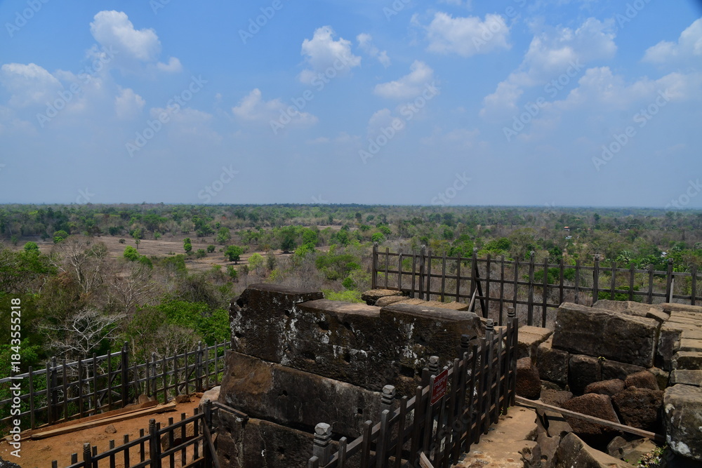 Fototapeta premium カンボジア シェムリアップ遺跡群 コー・ケー